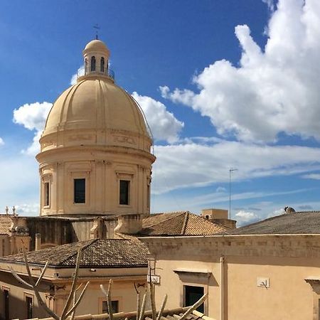 Casa Camelia Villa Noto Exteriör bild
