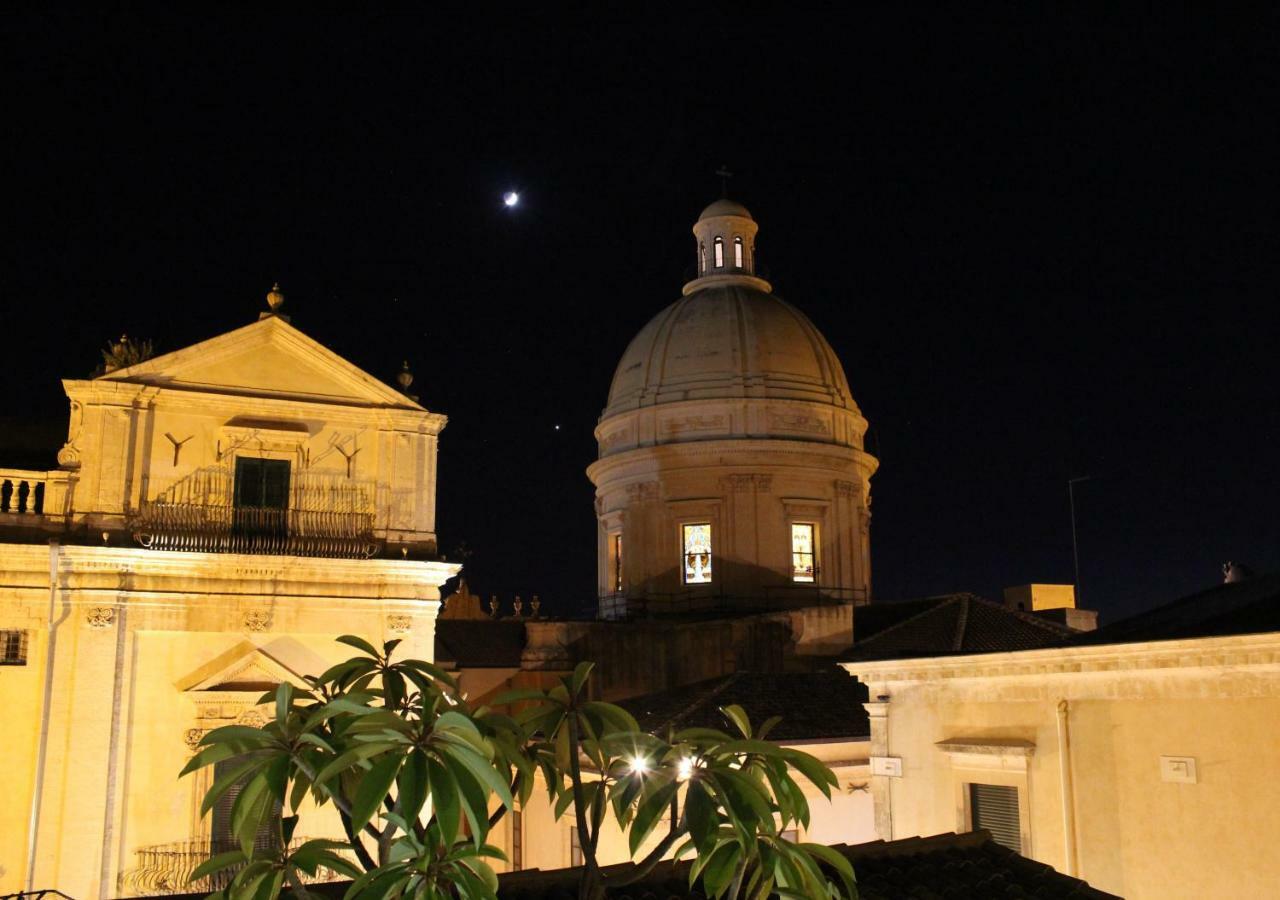Casa Camelia Villa Noto Exteriör bild